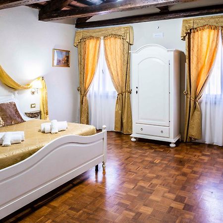Palazzo Titti Rialto Suites Veneza Exterior foto