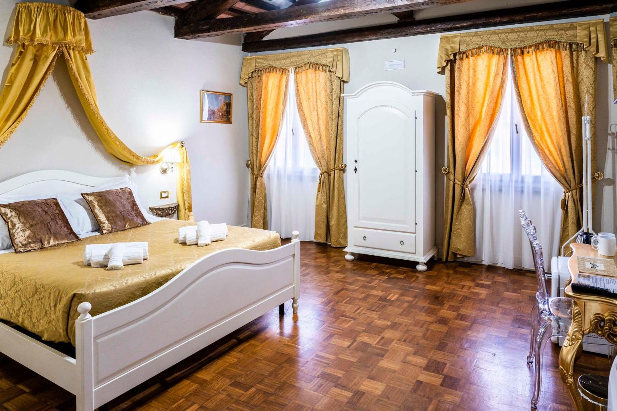 Palazzo Titti Rialto Suites Veneza Exterior foto
